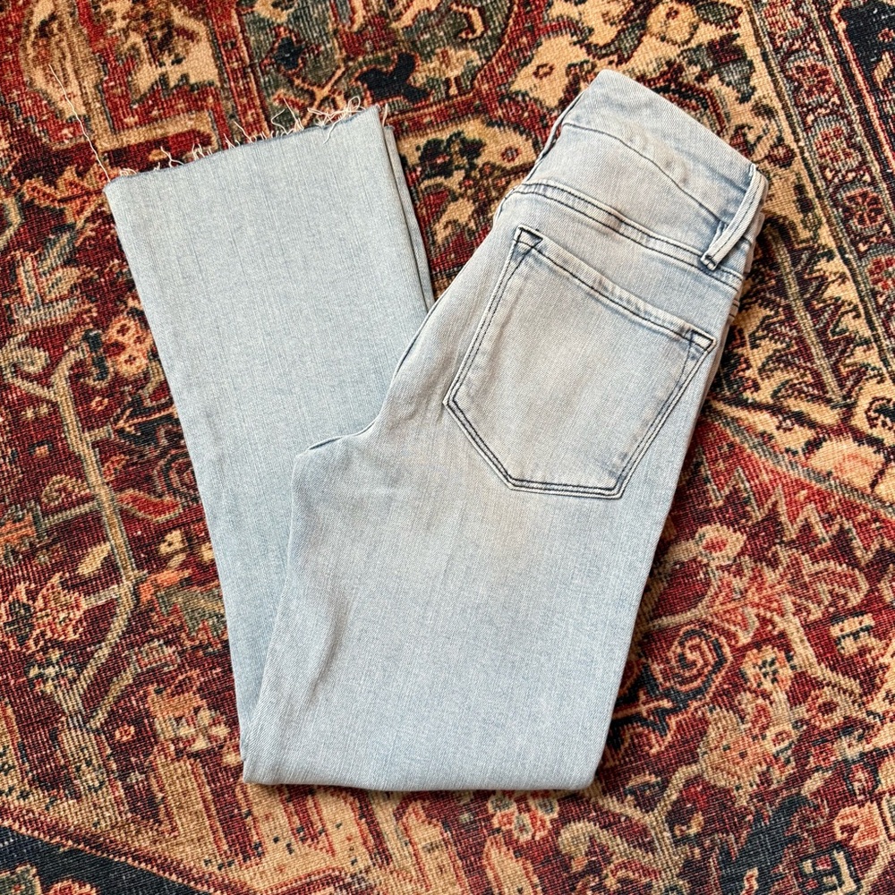 Frame Le Crop Mini Boot in Light Wash - Picture 2 of 8